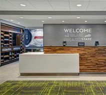 Hampton Inn Cave City Lobby