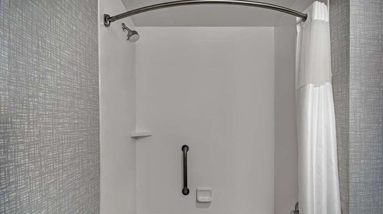 <b>Hampton Inn Cave City Room</b>. Images powered by <a href="https://iceportal.shijigroup.com/" title="IcePortal" target="_blank">IcePortal</a>.