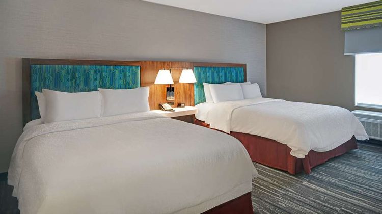 Hampton Inn Cave City Room