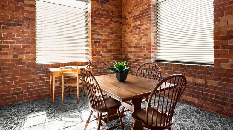 <b>Historic Brookstown Inn Trademark Coll Suite</b>. Images powered by <a href="https://iceportal.shijigroup.com/" title="IcePortal" target="_blank">IcePortal</a>.