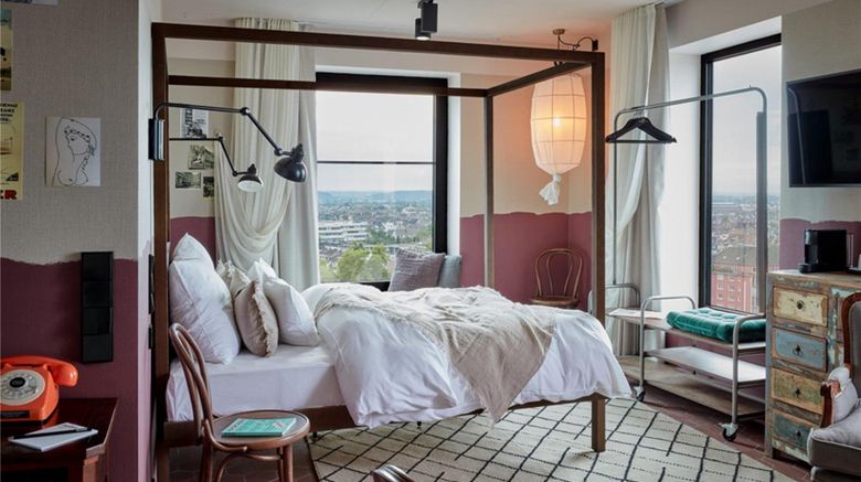 <b>25Hours Hotel Das Tour Room</b>. Images powered by <a href="https://iceportal.shijigroup.com/" title="IcePortal" target="_blank">IcePortal</a>.