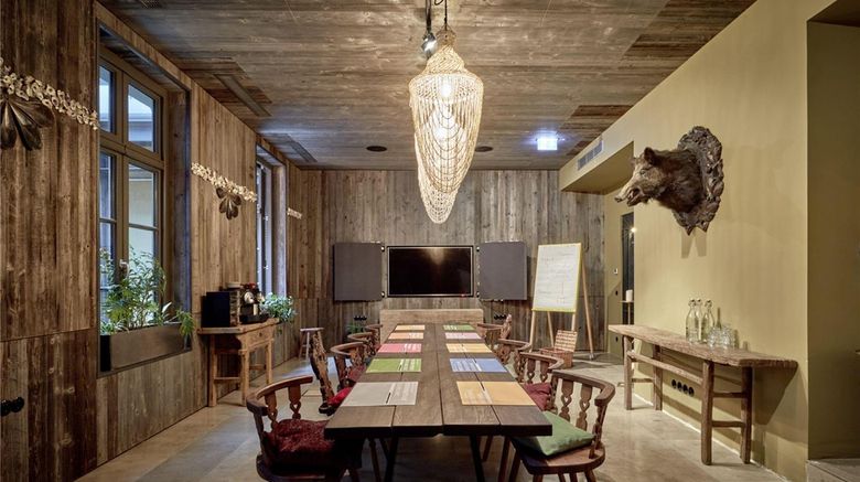 <b>25hours Hotel Royal Bavarian Meeting</b>. Images powered by <a href="https://iceportal.shijigroup.com/" title="IcePortal" target="_blank">IcePortal</a>.