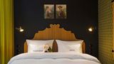 <b>25hours Hotel Royal Bavarian Room</b>. Images powered by <a href="https://iceportal.shijigroup.com/" title="IcePortal" target="_blank">IcePortal</a>.