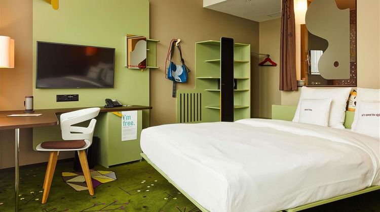 25Hours Hotel Zurich West Room