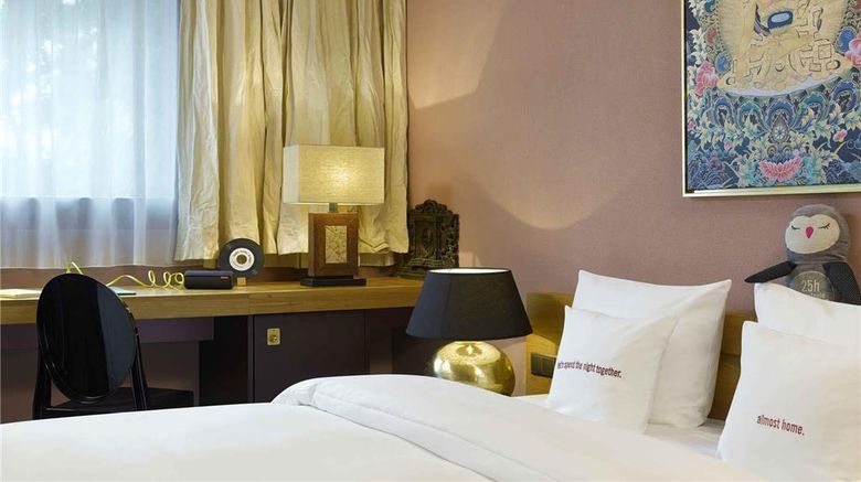 <b>25hours Hotel The Goldman Room</b>. Images powered by <a href="https://iceportal.shijigroup.com/" title="IcePortal" target="_blank">IcePortal</a>.
