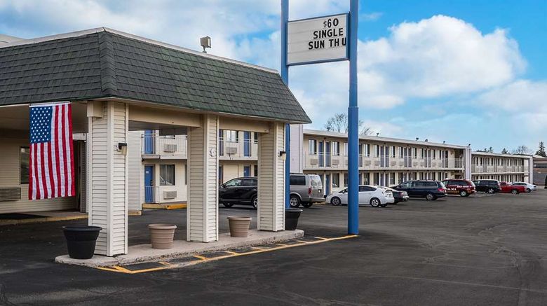 <b>Rodeway Inn Dubuque Exterior</b>. Images powered by <a href="https://iceportal.shijigroup.com/" title="IcePortal" target="_blank">IcePortal</a>.