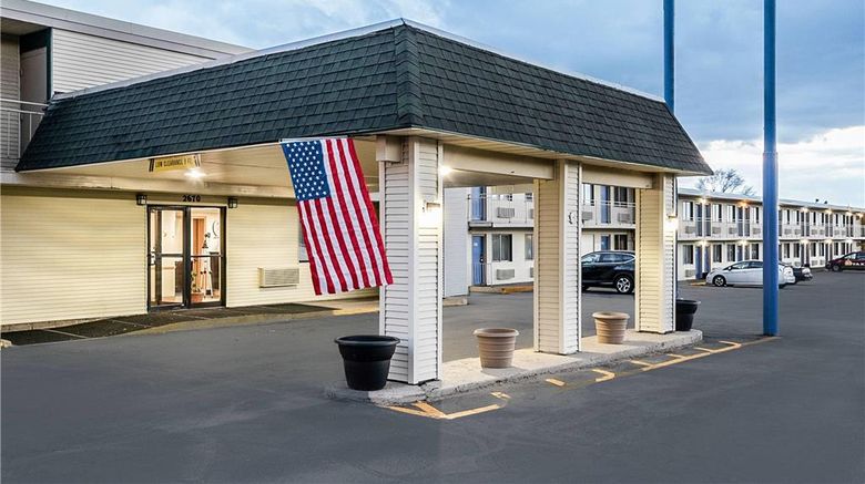 <b>Rodeway Inn Dubuque Exterior</b>. Images powered by <a href="https://iceportal.shijigroup.com/" title="IcePortal" target="_blank">IcePortal</a>.