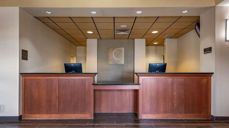 Comfort Inn & Suites Lobby