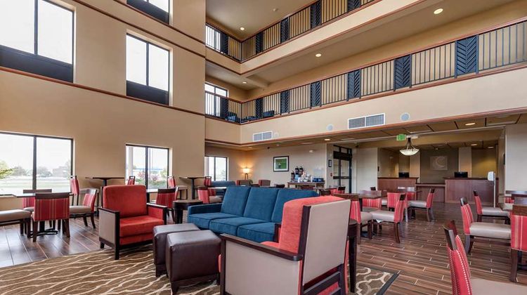 Comfort Inn & Suites Lobby