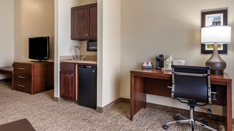 Comfort Inn & Suites Room