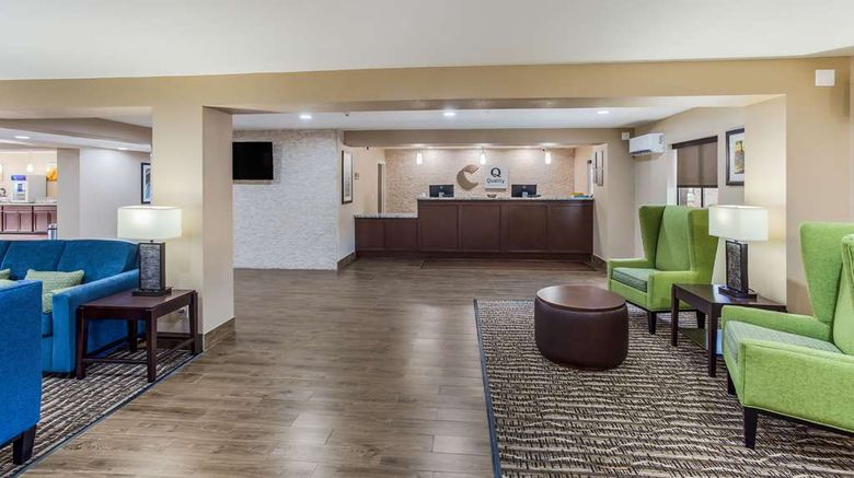 <b>Quality Inn Charleston Lobby</b>. Images powered by <a href="https://iceportal.shijigroup.com/" title="IcePortal" target="_blank">IcePortal</a>.