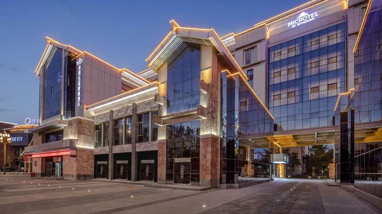 <b>Microtel by Wyndham Lijiang Exterior</b>. Images powered by <a href="https://iceportal.shijigroup.com/" title="IcePortal" target="_blank">IcePortal</a>.