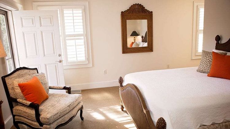 JH Adams Inn Trademark Collection Room