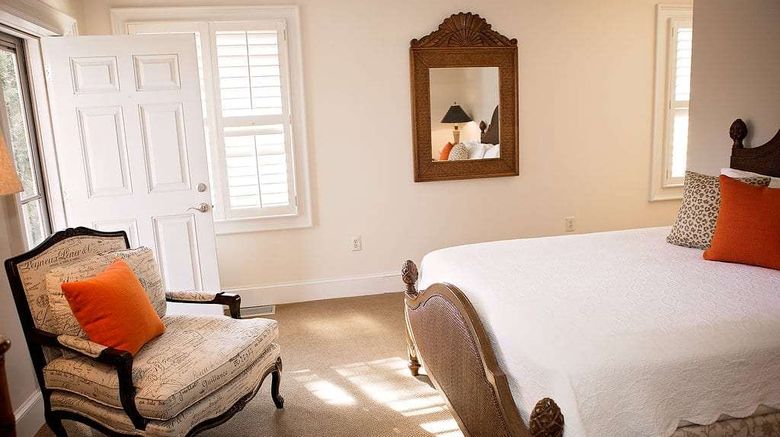 <b>JH Adams Inn Trademark Collection Room</b>. Images powered by <a href="https://iceportal.shijigroup.com/" title="IcePortal" target="_blank">IcePortal</a>.