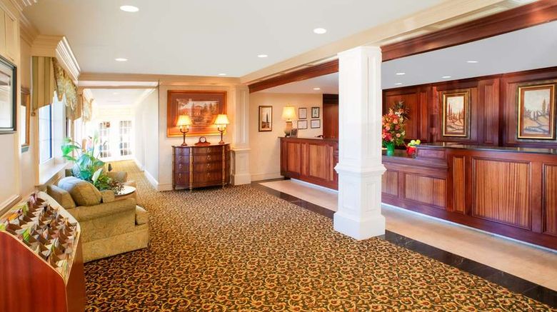 <b>Clarion Hotel & Suites Convention Center Lobby</b>. Images powered by <a href="https://iceportal.shijigroup.com/" title="IcePortal" target="_blank">IcePortal</a>.