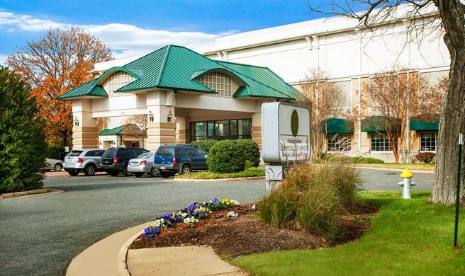 Clarion Hotel & Suites Convention Center Exterior