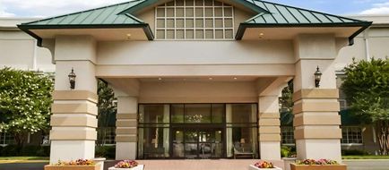 Clarion Hotel & Suites Convention Center Exterior