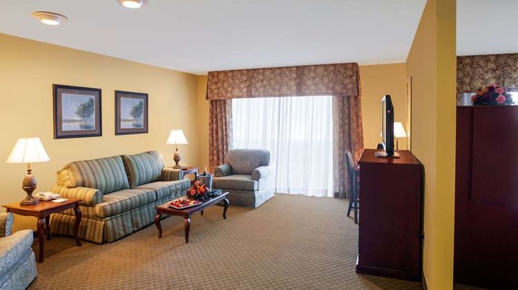 Clarion Hotel & Suites Convention Center Suite