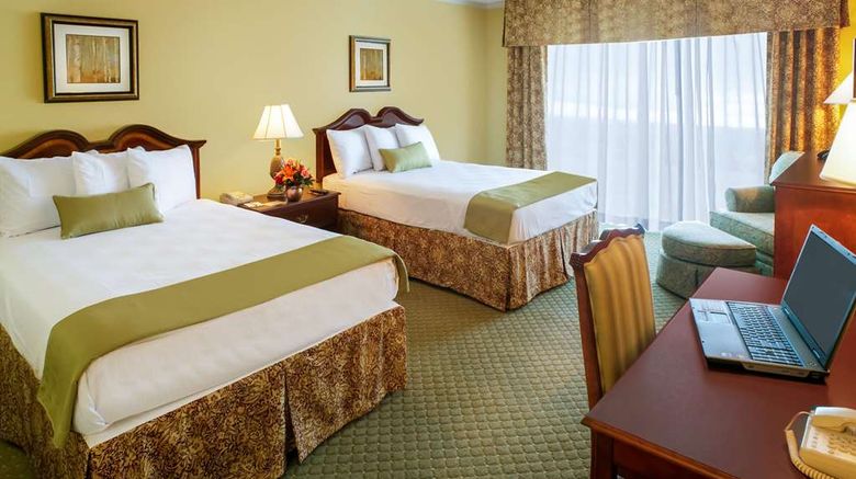 <b>Clarion Hotel & Suites Convention Center Room</b>. Images powered by <a href="https://iceportal.shijigroup.com/" title="IcePortal" target="_blank">IcePortal</a>.