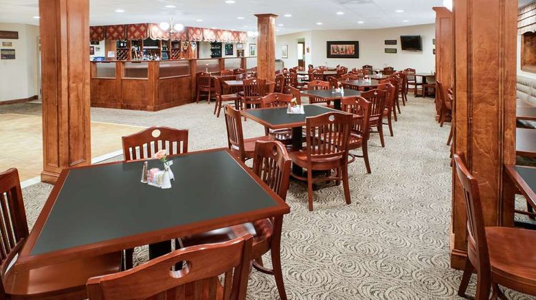 <b>Clarion Hotel & Suites Convention Center Restaurant</b>. Images powered by <a href="https://iceportal.shijigroup.com/" title="IcePortal" target="_blank">IcePortal</a>.