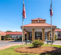 Village Inn Event Center Trademark Coll Exterior