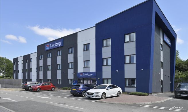 Travelodge Rochdale Exterior