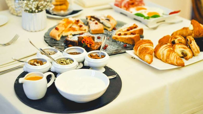 <b>Villa Barbarich Venice Mestre Restaurant</b>. Images powered by <a href="https://iceportal.shijigroup.com/" title="IcePortal" target="_blank">IcePortal</a>.