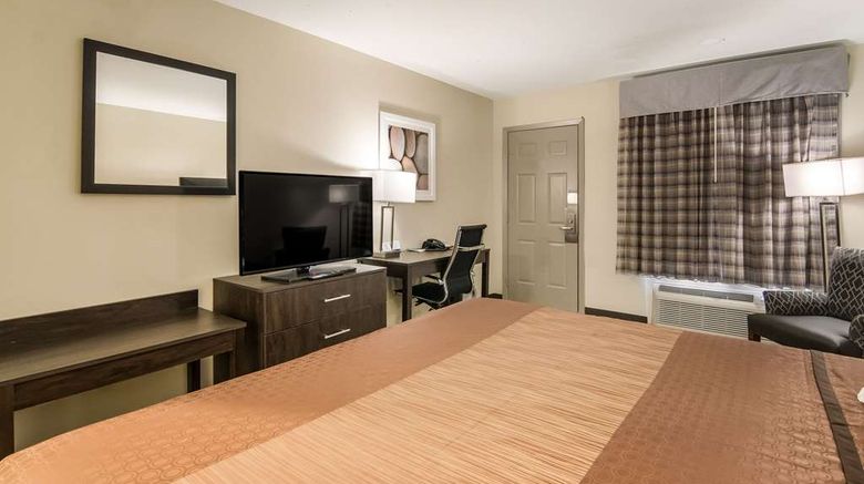 <b>Quality Inn & Suites Room</b>. Images powered by <a href="https://iceportal.shijigroup.com/" title="IcePortal" target="_blank">IcePortal</a>.
