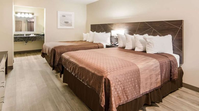 <b>Quality Inn & Suites Room</b>. Images powered by <a href="https://iceportal.shijigroup.com/" title="IcePortal" target="_blank">IcePortal</a>.