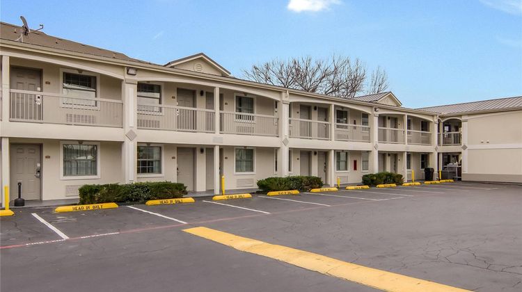 Quality Inn & Suites Exterior