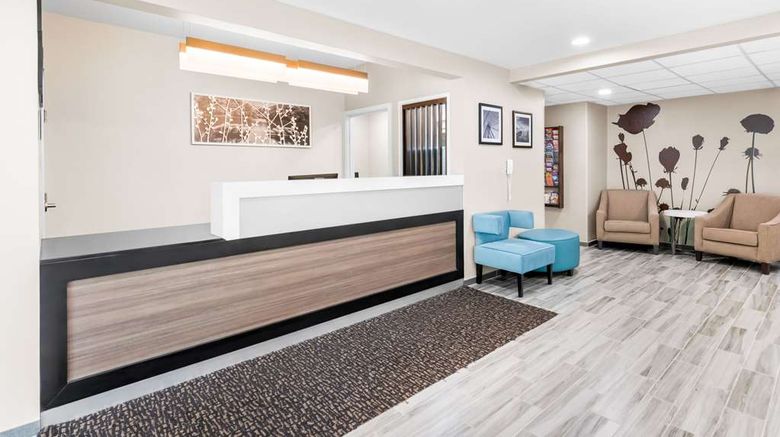 <b>Sleep Inn & Suites Pigeon Forge - Downtown Lobby</b>. Images powered by <a href="https://iceportal.shijigroup.com/" title="IcePortal" target="_blank">IcePortal</a>.