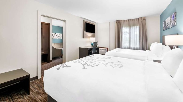 <b>Sleep Inn & Suites Pigeon Forge - Downtown Suite</b>. Images powered by <a href="https://iceportal.shijigroup.com/" title="IcePortal" target="_blank">IcePortal</a>.