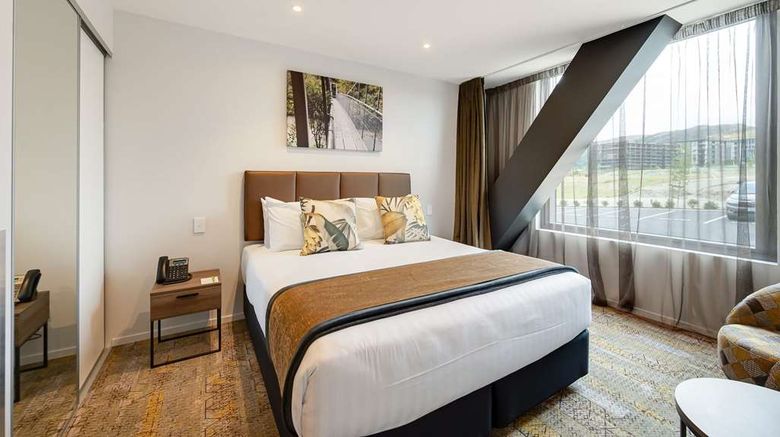 <b>La Quinta by Wyndham Remarkables Park Suite</b>. Images powered by <a href="https://iceportal.shijigroup.com/" title="IcePortal" target="_blank">IcePortal</a>.