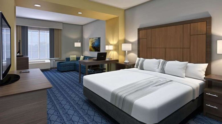 <b>La Quinta Inn & Suites by Wyndham Room</b>. Images powered by <a href="https://iceportal.shijigroup.com/" title="IcePortal" target="_blank">IcePortal</a>.