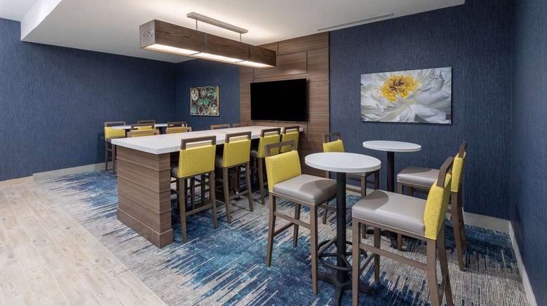 <b>La Quinta Inn & Suites by Wyndham Restaurant</b>. Images powered by <a href="https://iceportal.shijigroup.com/" title="IcePortal" target="_blank">IcePortal</a>.