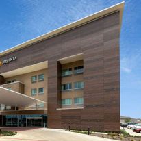 La Quinta Inn & Suites by Wyndham
