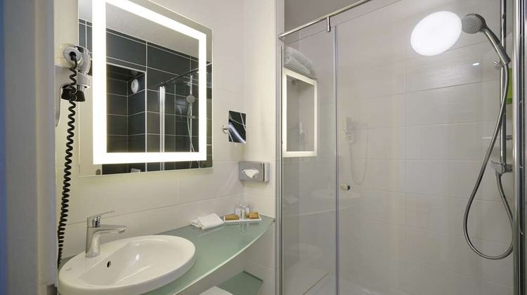 Ibis Styles Lyon Saphir Room