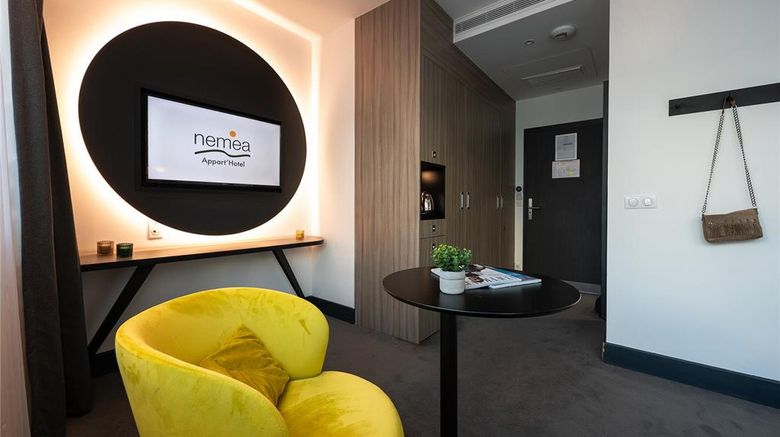 <b>Nemea Appart Hotel Paris Levallois Room</b>. Images powered by <a href="https://iceportal.shijigroup.com/" title="IcePortal" target="_blank">IcePortal</a>.