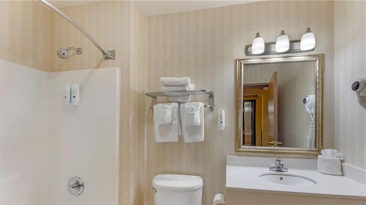 Quality Inn Wellington-Fort Collins Room