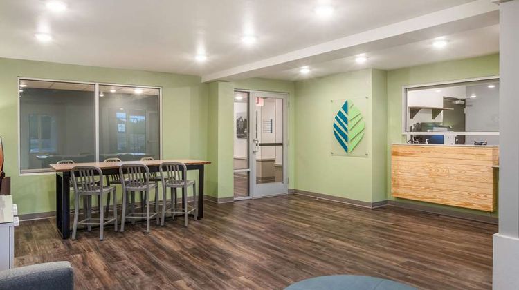 WoodSpring Suites Atlanta Newnan Lobby