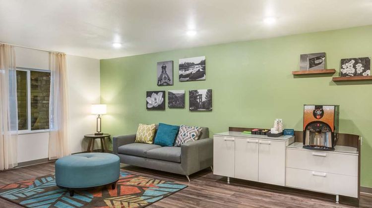 WoodSpring Suites Atlanta Newnan Lobby