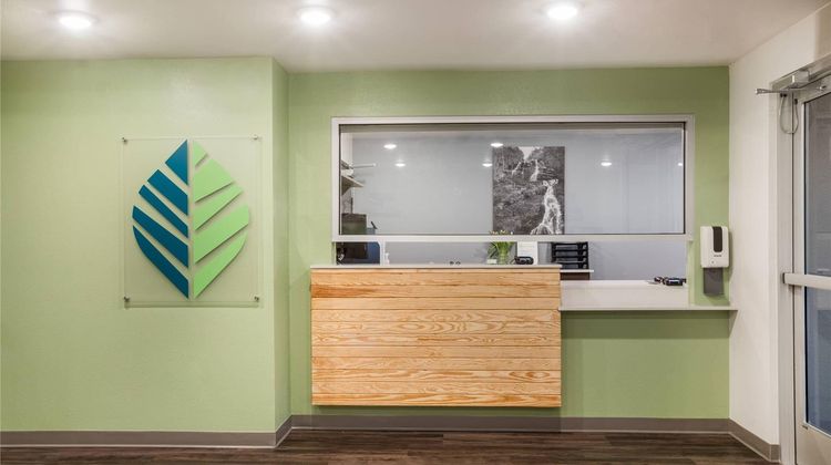 WoodSpring Suites Atlanta Newnan Lobby