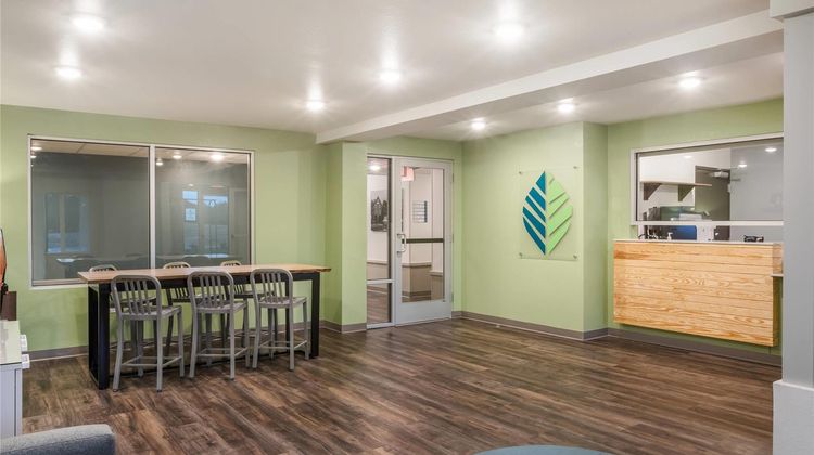 WoodSpring Suites Atlanta Newnan Lobby