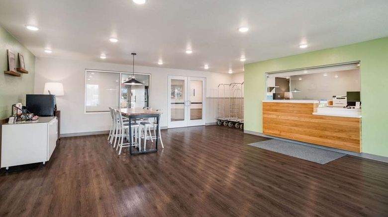 <b>WoodSpring Suites Sulphur Lobby</b>. Images powered by <a href="https://iceportal.shijigroup.com/" title="IcePortal" target="_blank">IcePortal</a>.