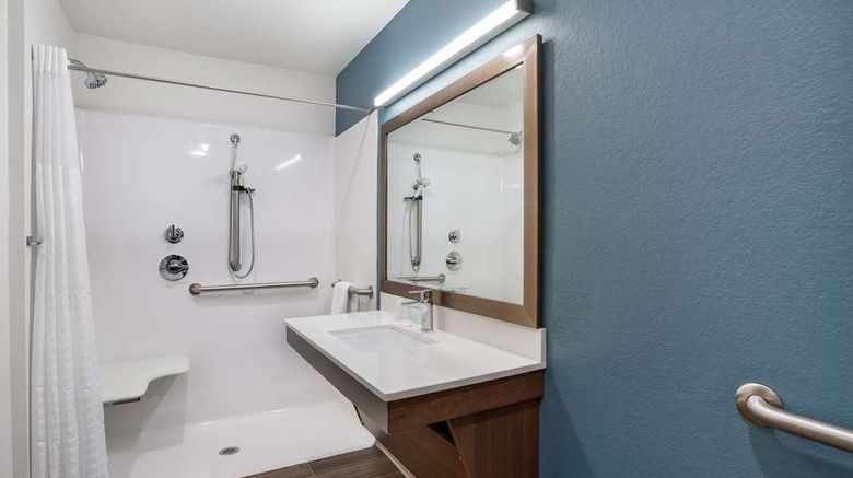 <b>WoodSpring Suites Sulphur Suite</b>. Images powered by <a href="https://iceportal.shijigroup.com/" title="IcePortal" target="_blank">IcePortal</a>.