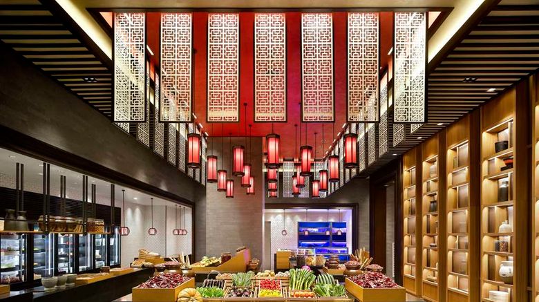<b>Grand Hyatt Jeju Restaurant</b>. Images powered by <a href="https://iceportal.shijigroup.com/" title="IcePortal" target="_blank">IcePortal</a>.