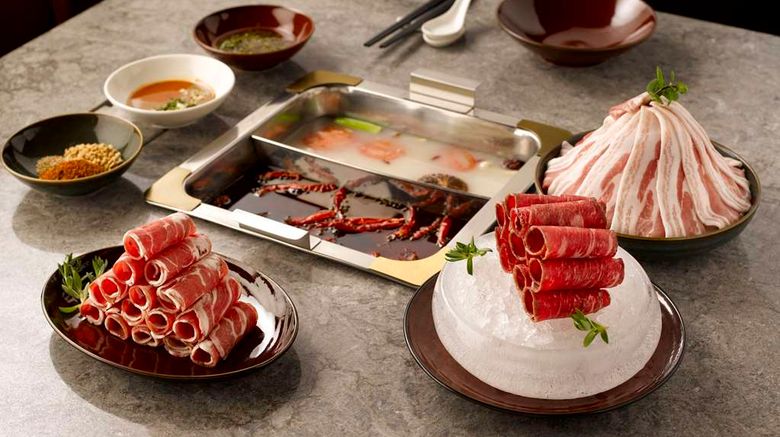 <b>Grand Hyatt Jeju Restaurant</b>. Images powered by <a href="https://iceportal.shijigroup.com/" title="IcePortal" target="_blank">IcePortal</a>.