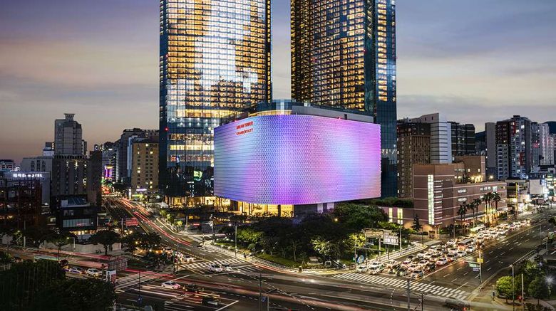<b>Grand Hyatt Jeju Exterior</b>. Images powered by <a href="https://iceportal.shijigroup.com/" title="IcePortal" target="_blank">IcePortal</a>.