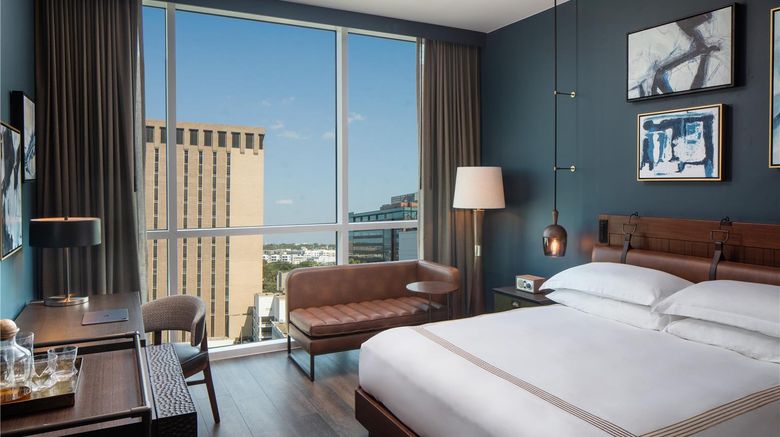 <b>Thompson San Antonio Riverwalk Room</b>. Images powered by <a href="https://iceportal.shijigroup.com/" title="IcePortal" target="_blank">IcePortal</a>.
