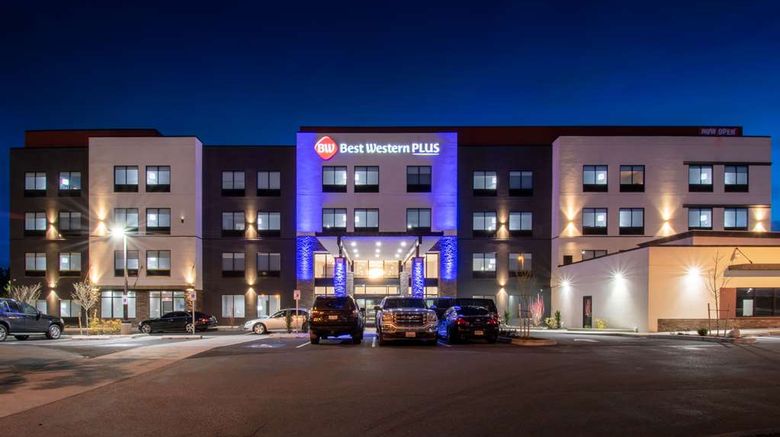 <b>Best Western Plus South Tacoma Hotel Exterior</b>. Images powered by <a href="https://iceportal.shijigroup.com/" title="IcePortal" target="_blank">IcePortal</a>.
